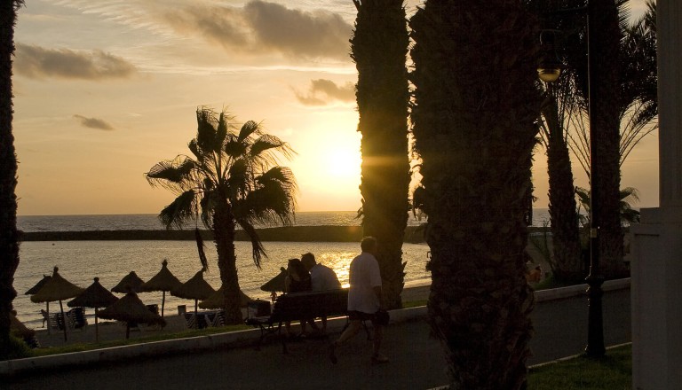 Auf Teneriffa den Sonnenuntergang genießen.