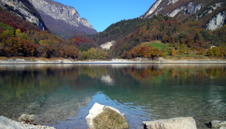 Der Tennosee (Lago di Tenno) in Südtirol