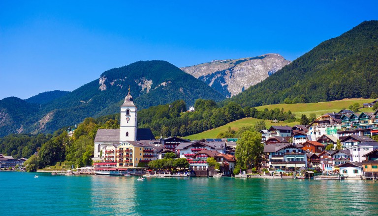  Austria-See-unf-Hotels-view