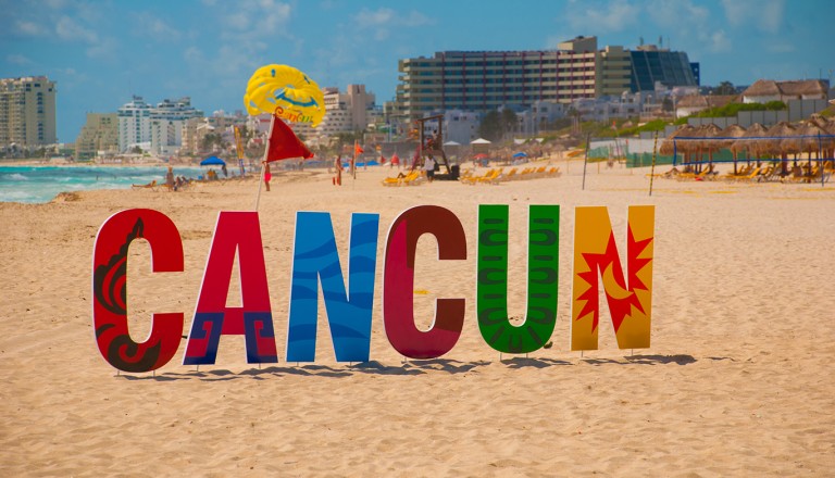  Cancun-Playa-Delfines