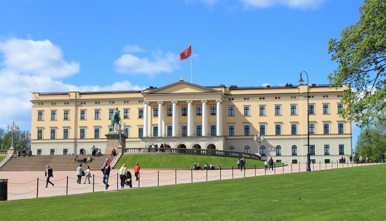  Oslo-Koenigliches-Schloss