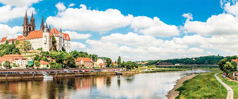 Urlaub-in-Sachsen-Albrechtsburg-über-der-Elbe-in-Meissen