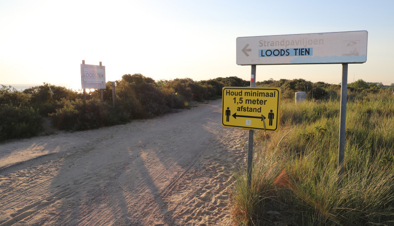 Corona Strand Niederlande