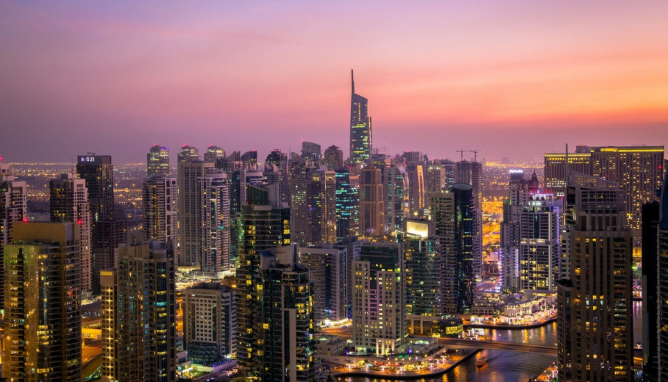 Dubai- Vereinigte Arabische Emirate — Lastminute nach Dubai — z.B. im Dubai - The Palm Jumeirah, 7 Tage VP+ & Flug schon ab 470€ buchen