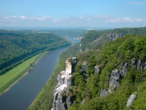 Elbe und Wartturm von der Bastei aus gesehen