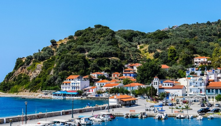 Loutraki - die Bäderstadt in Griechenland Last Minute