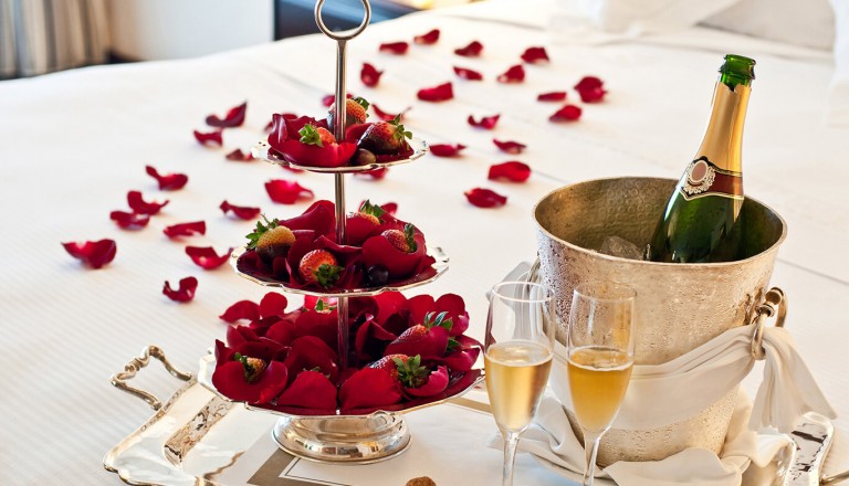 Honeymoon Suite - Champagne