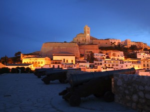 kathedrale-altstadt-ibiza-balearen