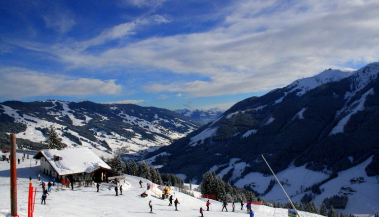 Erste Yoga Ski-Piste der Welt in St. Moritz